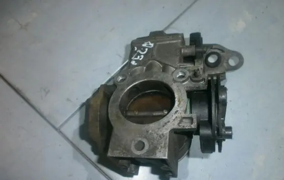 Peugeot 406 Throttle valve 61723292 7274731000
