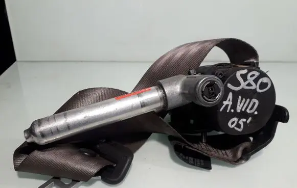 Volvo S80 Rear seatbelt