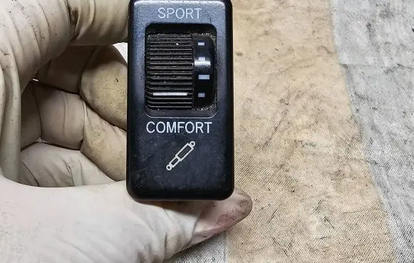 Lexus ES 250 - 300 - 330 Suspension ride height/mode switch 1211Y72 134121