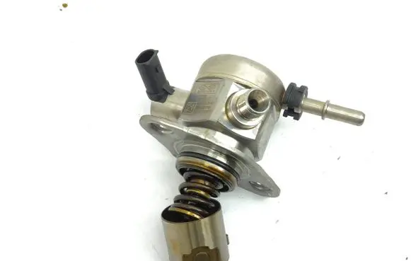 Hyundai Kona I Fuel injection high pressure pump 3532003AC0 9046020030 4806303X