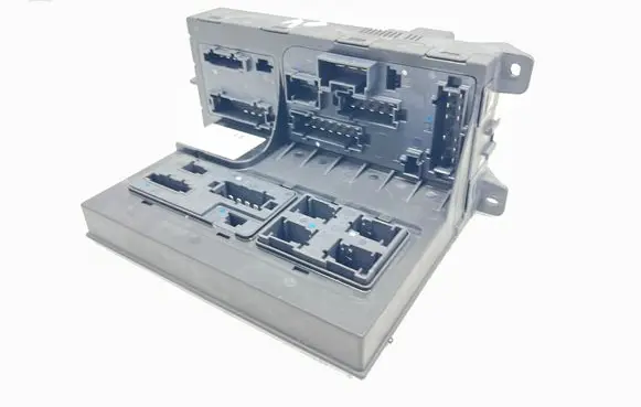 Mercedes-Benz CLS C219 Fuse module 2115456101 00403136A