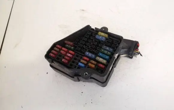 Volkswagen PASSAT B5 Fuse box set
