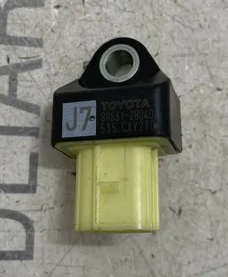 Lexus CT 200H Airbag deployment crash/impact sensor 8983128040