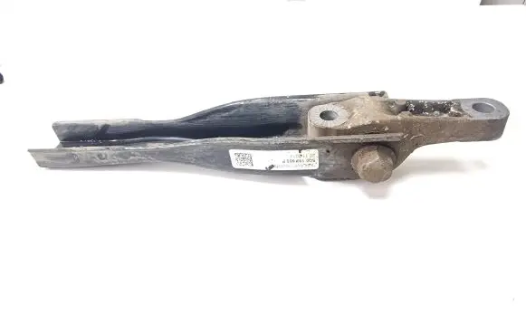 Volkswagen Golf VII Engine mounting bracket 5Q0199855P