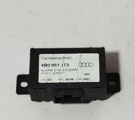 Audi A6 S6 C5 4B Alarm control unit/module 4B0951173