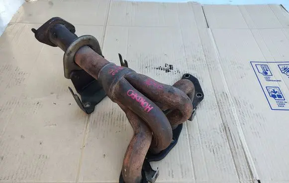 Ford Mondeo Mk III Exhaust manifold