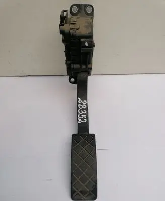 Volkswagen Polo IV 9N3 Accelerator throttle pedal 6Q1721503B