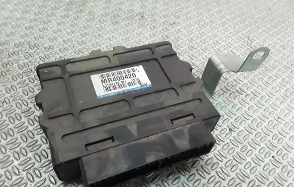 Mitsubishi Pajero ABS control unit/module MR400420