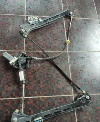Mercedes-Benz E C207 W207 Front door manual window regulator A2078200342 965150100