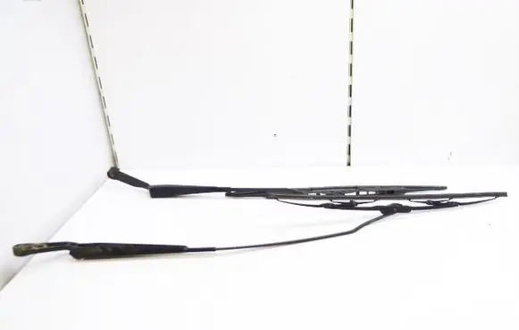 Volkswagen Golf IV Front wiper blade arm 1H1955409B 1J1955410A