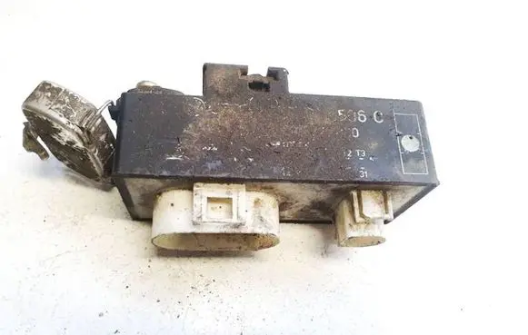 Volkswagen PASSAT B5 Coolant fan relay 357919506c 898721000