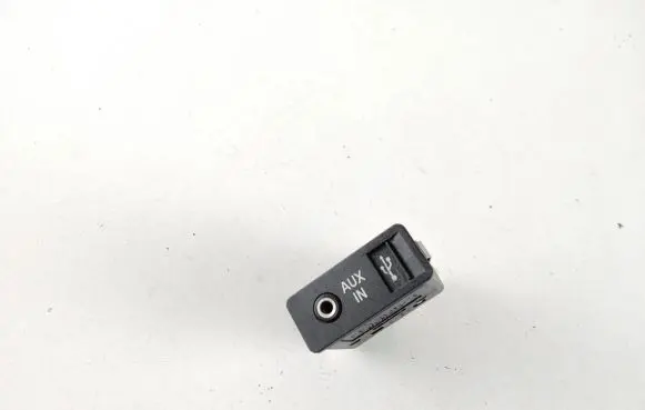BMW X6 E71 USB socket connector 9129652