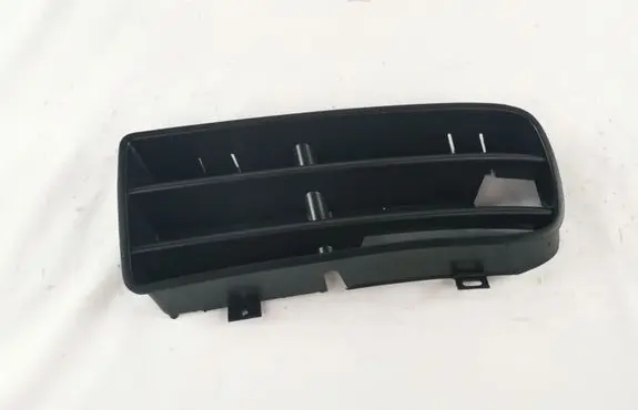 Volkswagen Golf IV Front bumper lower grill 1J0853665B