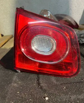 Volkswagen Tiguan Tailgate rear/tail lights 5N0945093C