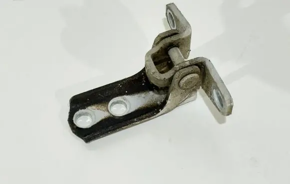 Mitsubishi Outlander Front door upper hinge