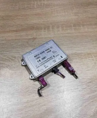 Audi A6 S6 C6 4F Aerial antenna amplifier 8E0035456D