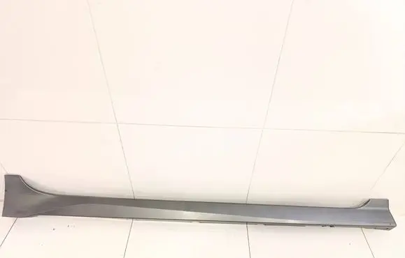 Nissan Leaf II (ZE1) Sill 768525SA0A