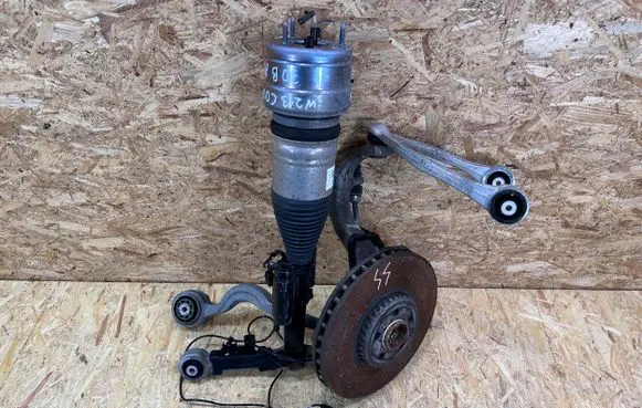 Mercedes-Benz E W213 Front wheel hub spindle knuckle A2133200701 A2133201601