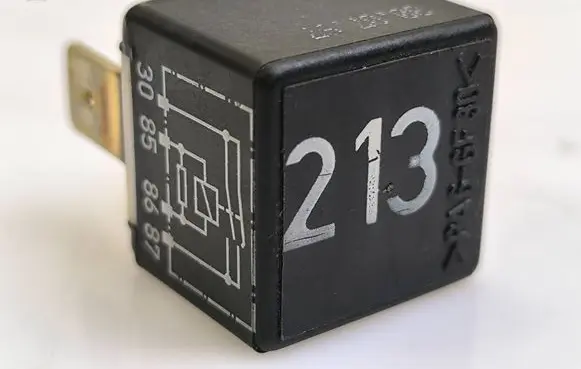 Audi A4 S4 B5 8D Other relay 443951253J