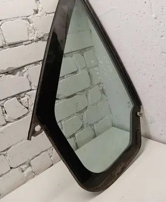 Ford Transit Front door vent window glass four-door 43R00098