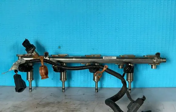 Ford Focus Fuel main line pipe CJ5E9F797BE 040098400407 0261555113