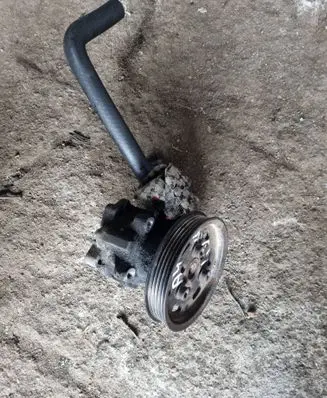 Audi A4 S4 B5 8D Power steering pump