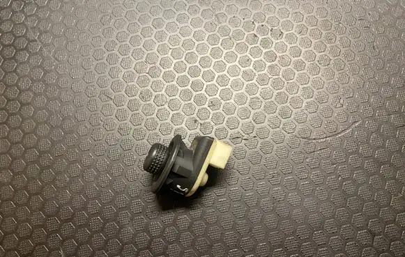 Renault Megane II Wing mirror switch 8200002442A 107486