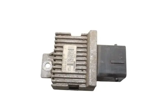 Land Rover Range Rover Evoque L538 Glow plug pre-heat relay AV6112A343BA 9863824880