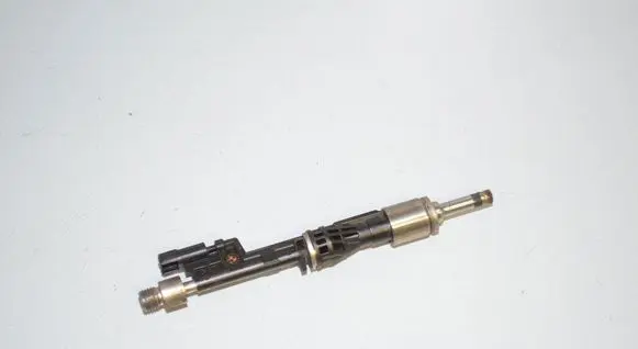 BMW 5 F10 F11 Fuel injector 7568607 13537568607