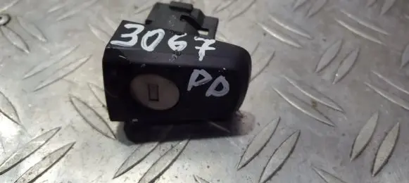 Opel Astra H Front door lock (next to the handle) 