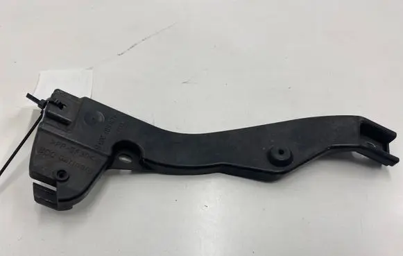 Audi A4 S4 B7 8E 8H Front bumper mounting bracket 8E0807203B