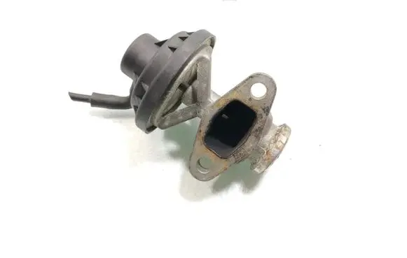 Volkswagen Golf V EGR valve 038131501AH
