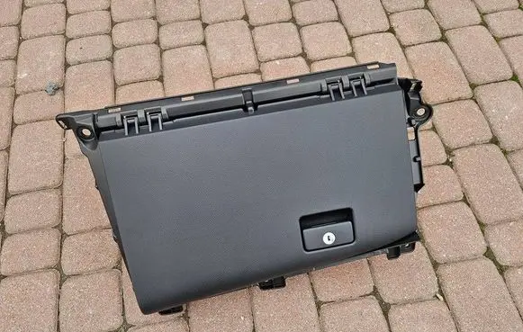 Toyota Camry VIII XV70 Glove box 55303-33310-
