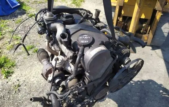 Volkswagen PASSAT B5 Engine