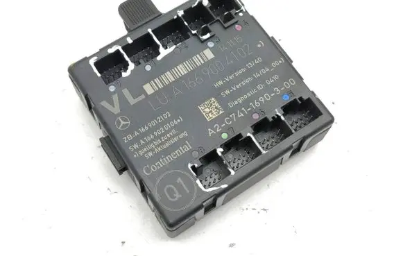 Infiniti Q30 Door control unit/module A1669004102 A1669012103 A1669020106