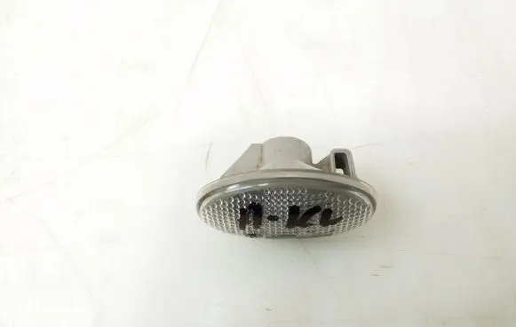 Front fender indicator light