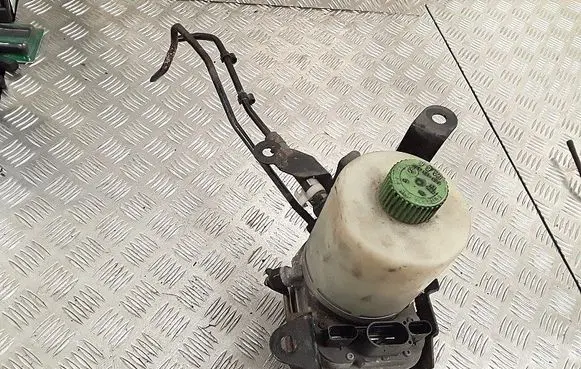 Seat Ibiza IV (6J,6P) Power steering pump 6r0423156b