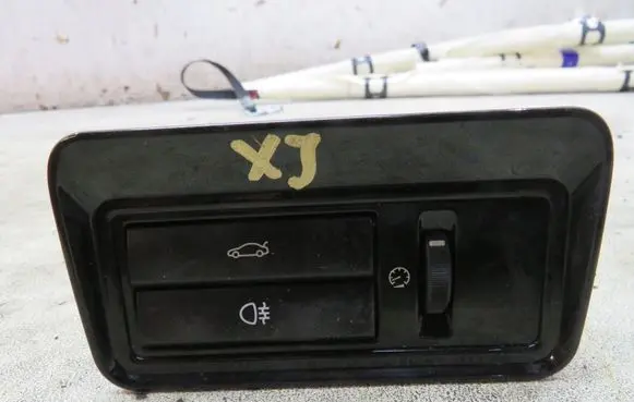 Jaguar XJ X351 Tailgate opening switch AW93-11654-AA