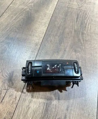 Mercedes-Benz E W211 Climate control unit 2118300285