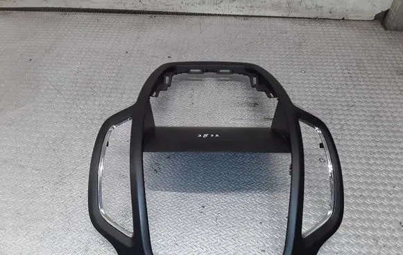 Opel Zafira C Radio/GPS head unit trim 1529531X