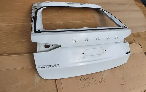 Skoda Octavia Mk4 Tailgate/trunk/boot lid 5E7827159