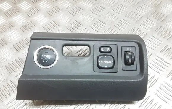 Toyota Corolla Verso E121 Engine start stop button switch 554470F010
