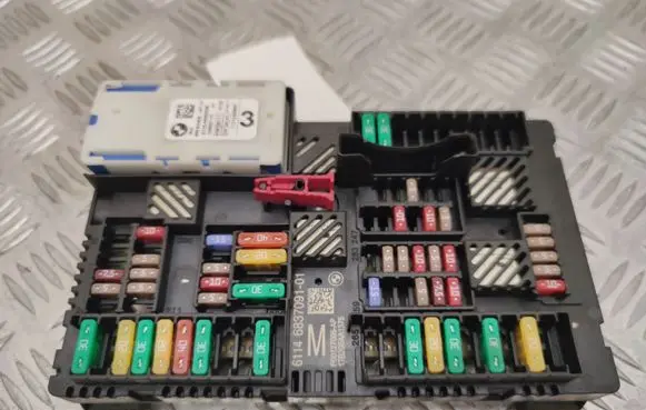 BMW 7 G11 G12 Fuse module 9357891