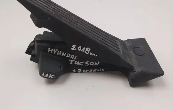 Hyundai Tucson TL Accelerator throttle pedal