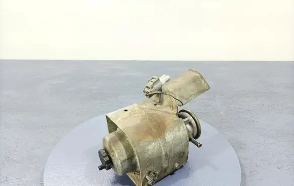 Mazda 5 Fuel filter housing 