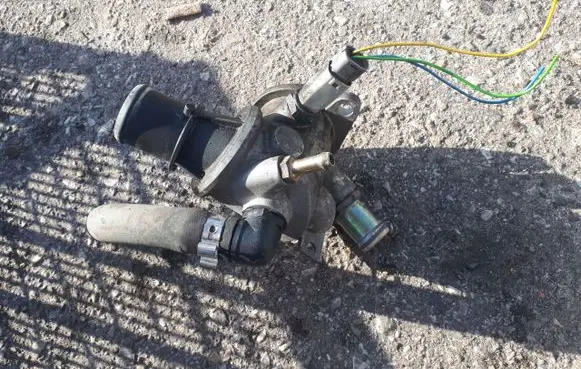 Alfa Romeo 166 Thermostat/thermostat housing 60609026