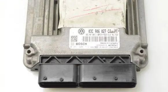 Volkswagen Golf VI Engine control unit/module 03C906027CT