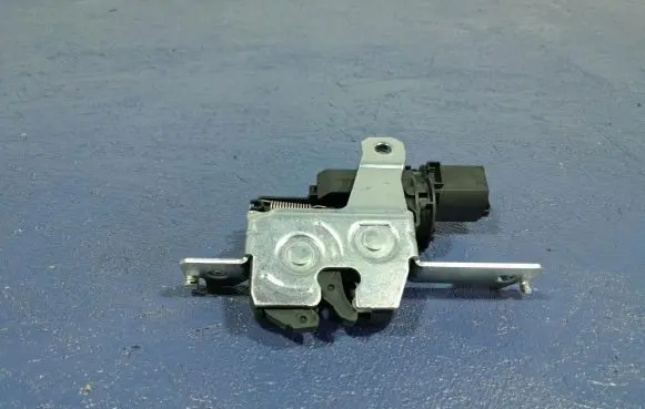 Volvo S90, V90 Tailgate/trunk/boot lock/catch/latch 31379169
