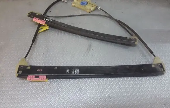 Audi A6 S6 C6 4F Front window lifting mechanism without motor 