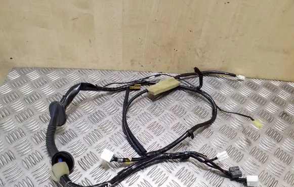 Subaru XV Tailgate/trunk wiring harness 81812FJ010